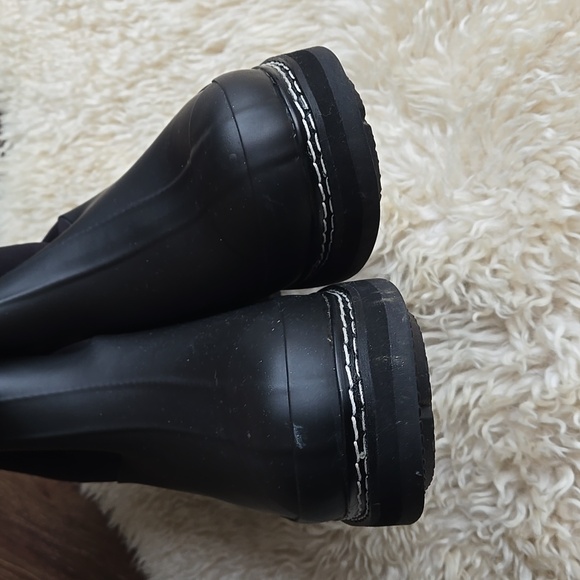 Hunter Black and Gray Winter Boots - Picture 6 of 16